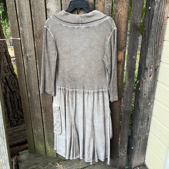 Inizio Taupe Cowl Neck Pocket Dress Sz M - Picture 6 of 13